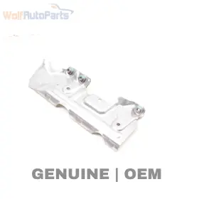 11658689725 Bmw M550i Xdrive G30 4.4l - Left Center Turbo / Turbocharger Mount Heat Shield