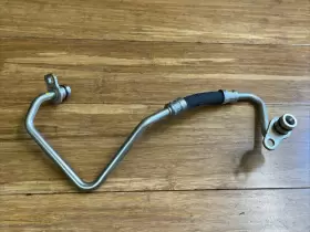 8679019 Bmw Oem 2017 - 2023 X7 G07 Turbocharger Oil Inlet Hose Tube Pipe Line