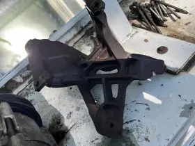 1854824c Ford 05 06 07 08 09 10 F250 F350 F450 F550 E350 E450 6.0l Turbo Pedestal Bracket