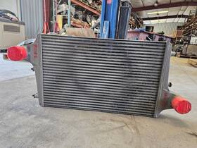 Freightliner 317.zz4907 Used 2007 Winnebago Journey Intercooler Shipped Cat C7 Los Angeles