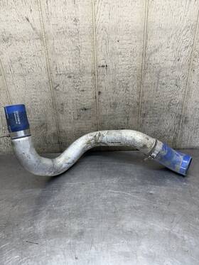 Gm 15743615 01-04 Silverado Sierra Lb7 Duramax Intercooler Right Rh Cold Side Pipe Oem