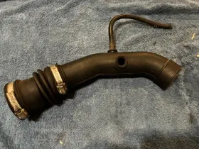 7514615 Saab 1985 - 1994 Classic 900 Turbo Air Intake Hose Plastic Pipe To