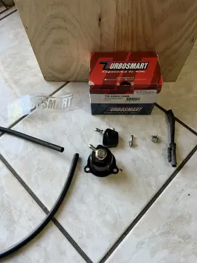 Ts-0203-1057 Turbosmart Kompact Shortie Dual Port Blow Off Valve Ford Fiesta St 2014-2019